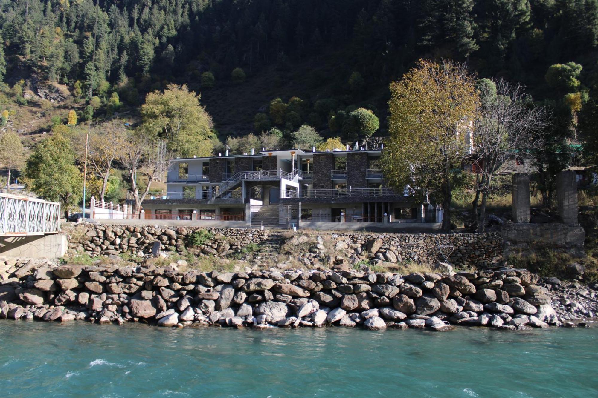 River Garden Hotel And Resort Naran Eksteriør bilde